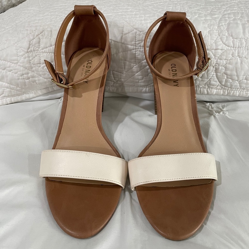 Sandals - Picture 2 of 5